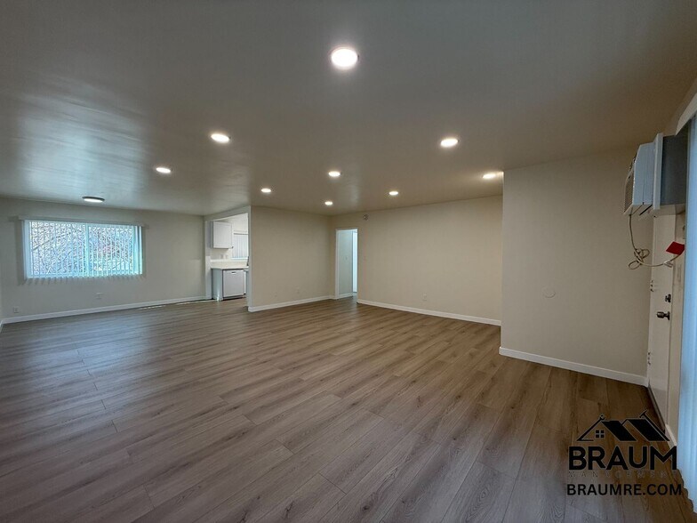 Building Photo - 5611 Fulcher Ave