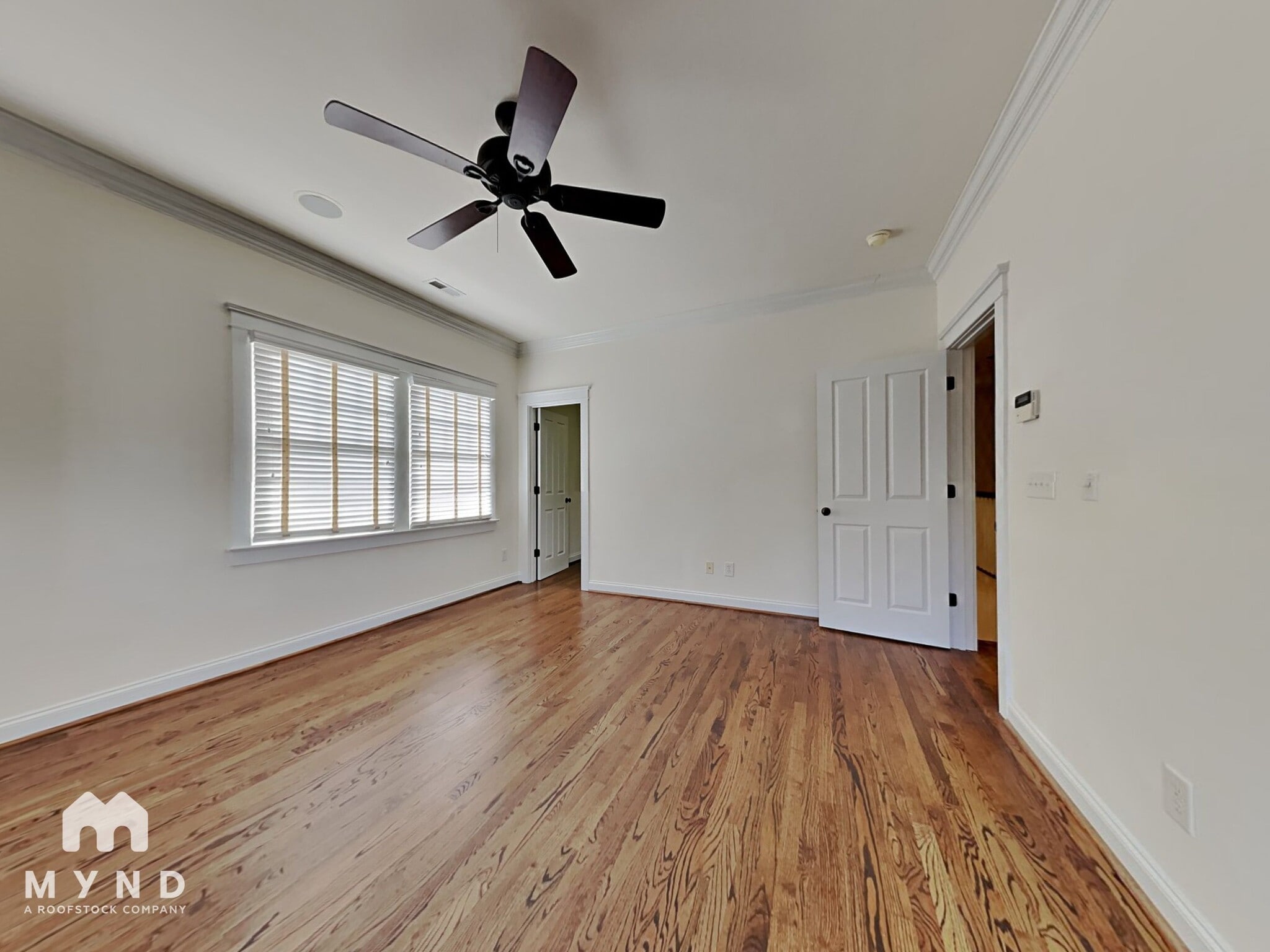 Building Photo - 711 E 9th St