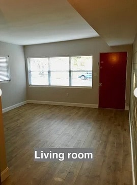 Building Photo - 321 S Brown Ave