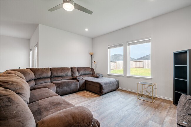 Building Photo - 2815 Magnolia Blossom Ln