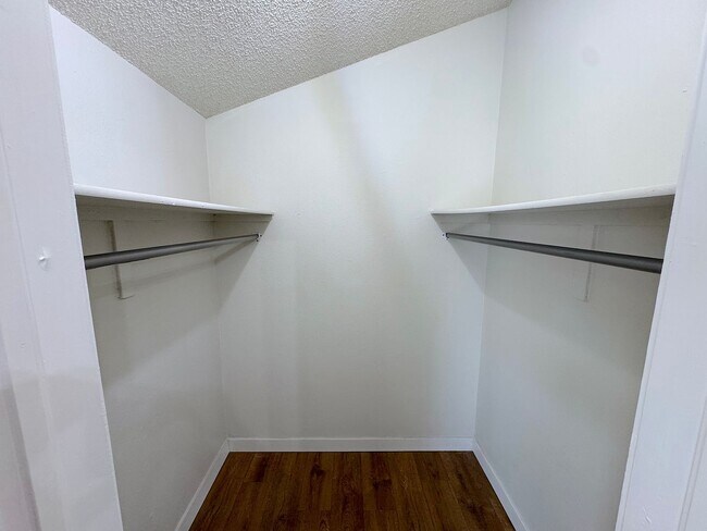 Building Photo - Northeast El Paso 2 bed Refrig A/C Duplex