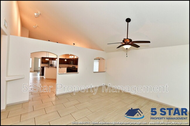 Building Photo - 5005 Moon Ranch Ln