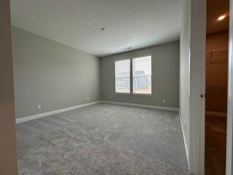 Building Photo - 1254 Fairstone Dr