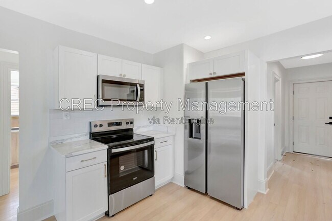 Building Photo - 2642 Ferrara Dr