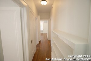 Building Photo - 129 E Ridgewood Ct