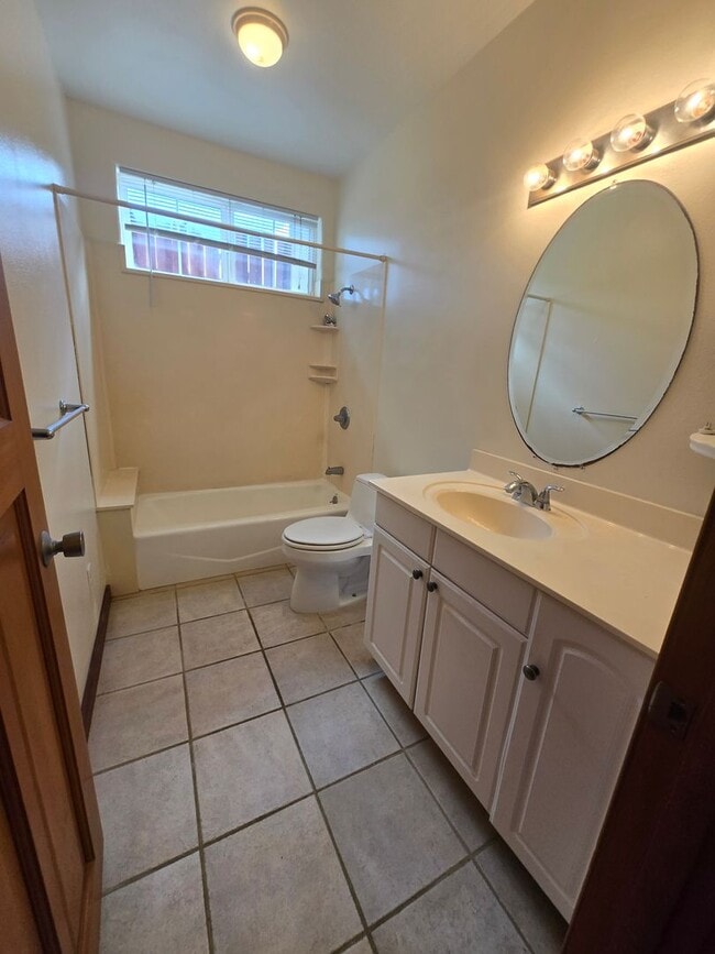 Building Photo - Lilipuna Rd. A-B