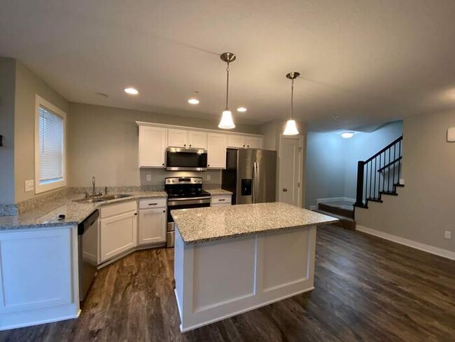 Building Photo - 203 Burr Oak Ct