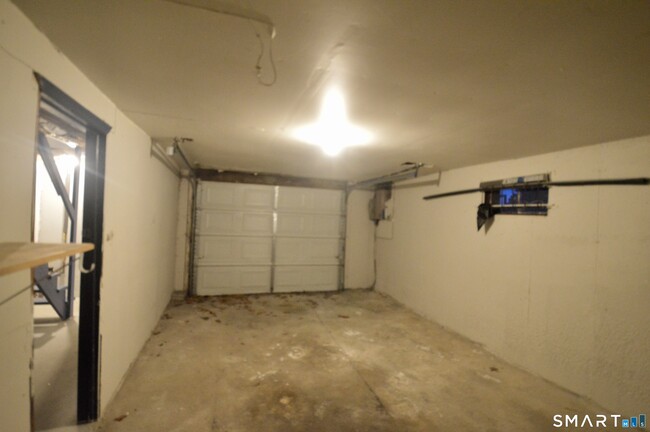 Building Photo - 136 Forest Rd