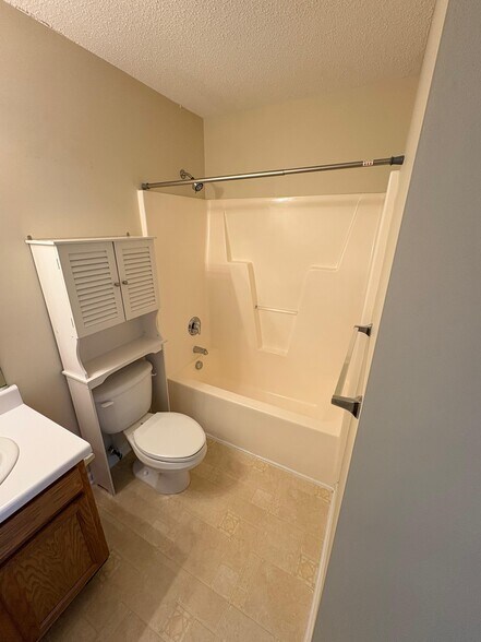 Building Photo - 7362 Colleen Park Dr