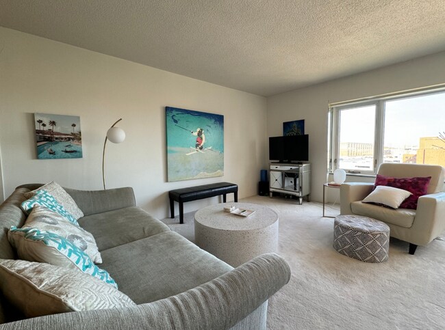 Building Photo - 4545 Wornall Rd