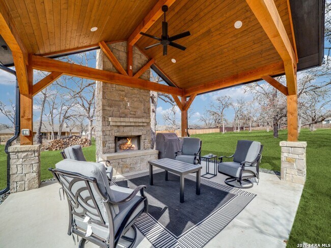Building Photo - Great Custom Built Home at Atkins, TX