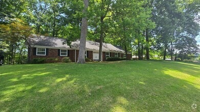Building Photo - 4 Bed/2.5 Bath Brick Home - Kingsport TN