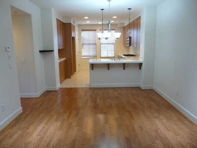 Building Photo - Beautiful 2 Bedroom 2 Bath North San Jose ...
