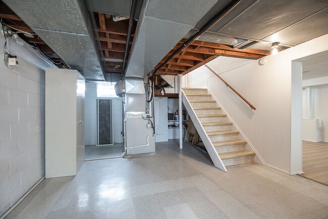 Building Photo - Charming 3 bedroom/2 bath House, Parma!