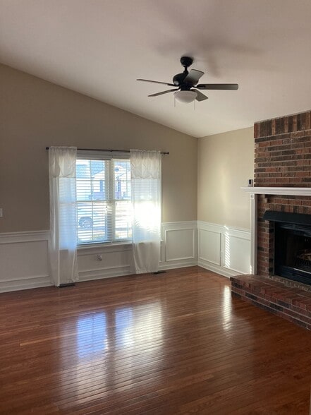 Family Room - 88 Mallard Pointe Dr