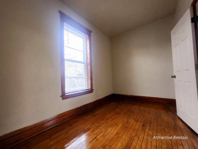 Building Photo - 1338 S Springfield Ave