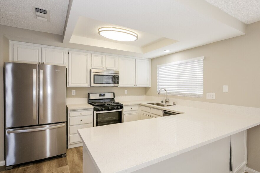 Building Photo - 2446 Millcroft Dr