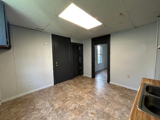 Building Photo - 907.5 Jewell-