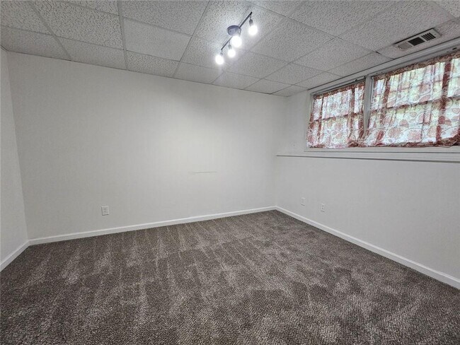 Building Photo - 1473 Mayfield Rd