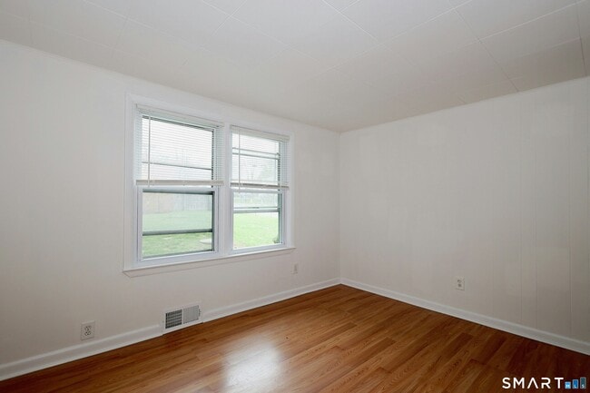 Building Photo - 121 Westport Rd