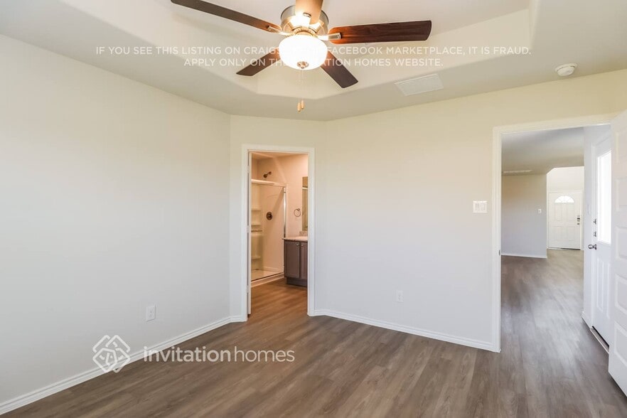 Building Photo - 5604 Poinsettia Pl