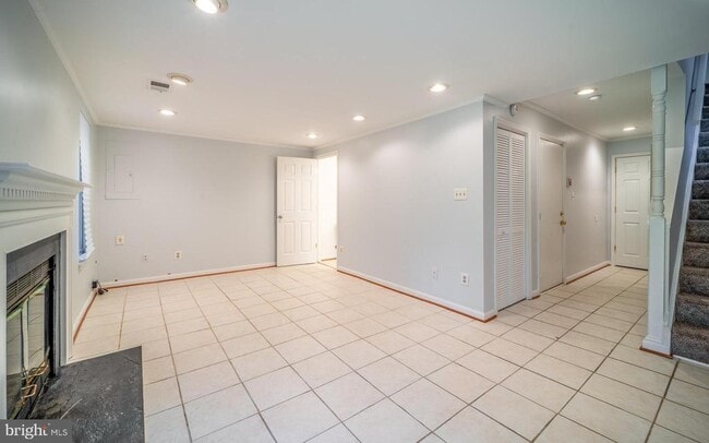Building Photo - 8501 Blue Bird Woods Ct