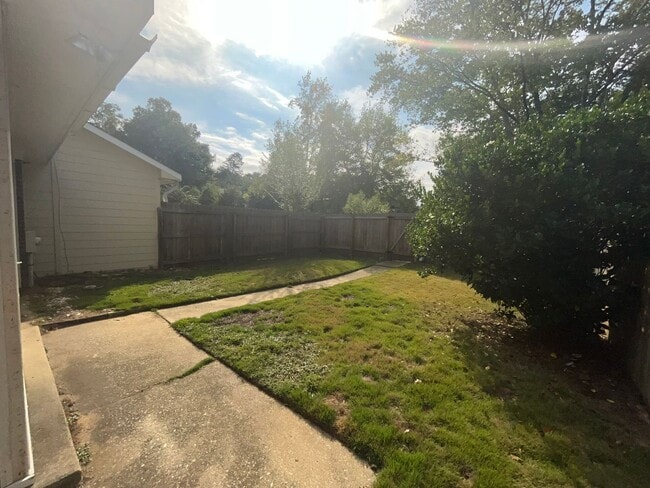 Building Photo - Your Dream Home is Waiting for You! Yardwo...