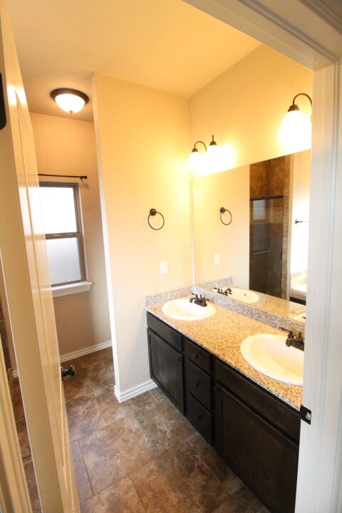 Building Photo - 20638 Frontier Pl