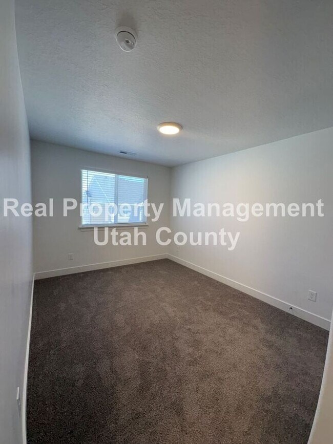 Building Photo - 2034 N 4100 W