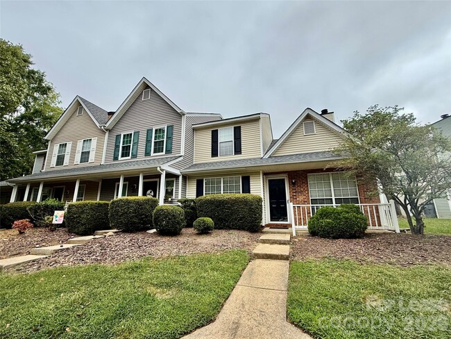 Building Photo - 8288 Golf Ridge Dr