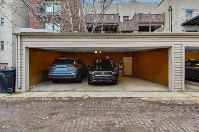 Building Photo - 1529 N Mohawk St