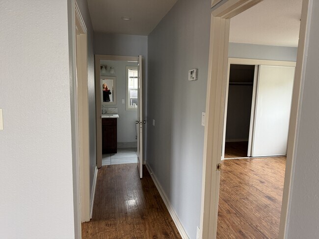 Building Photo - 1519 Main St