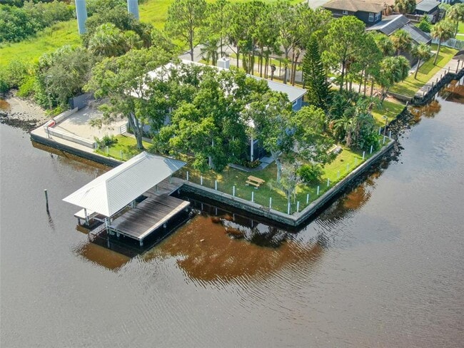 Building Photo - 9901 Bay Dr