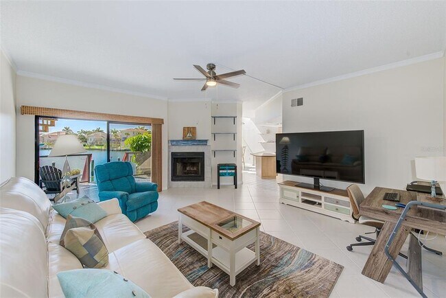 Building Photo - 557 Pinellas Bayway S