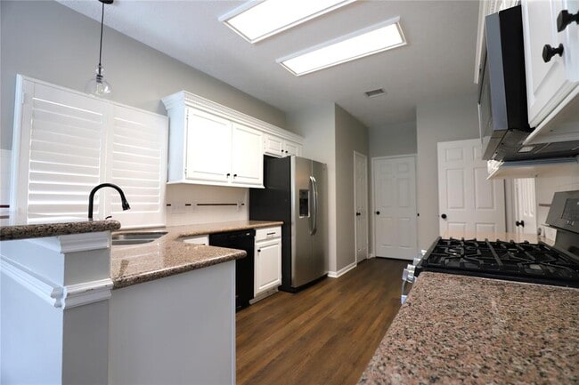 Building Photo - 21631 Live Oaks Spring Dr