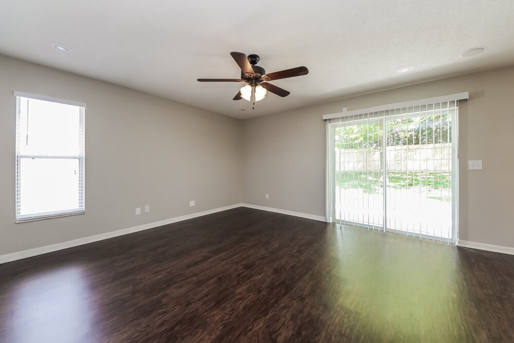 Building Photo - 12110 Woodglen Cir