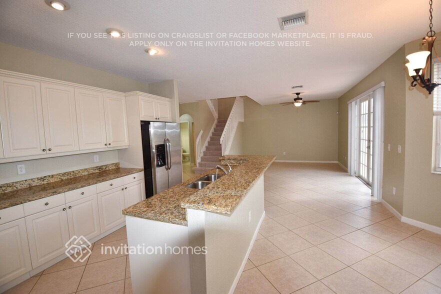 Building Photo - 7594 Oak Grove Cir