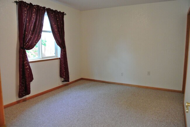 Building Photo - Beautiful 3-Bedroom 2 bath in Philomath!