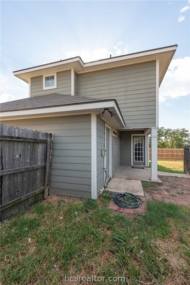 Building Photo - 2909 McLaren Dr