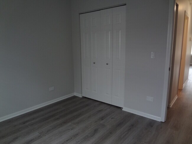 Building Photo - 220 Brett Cir