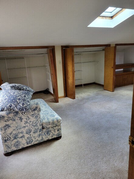 Building Photo - 80 Fernwood Dr