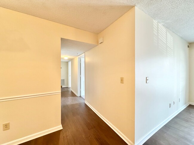 Building Photo - 7123-D W Friendly Ave