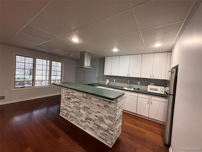 Building Photo - 23170 Inverness Ct