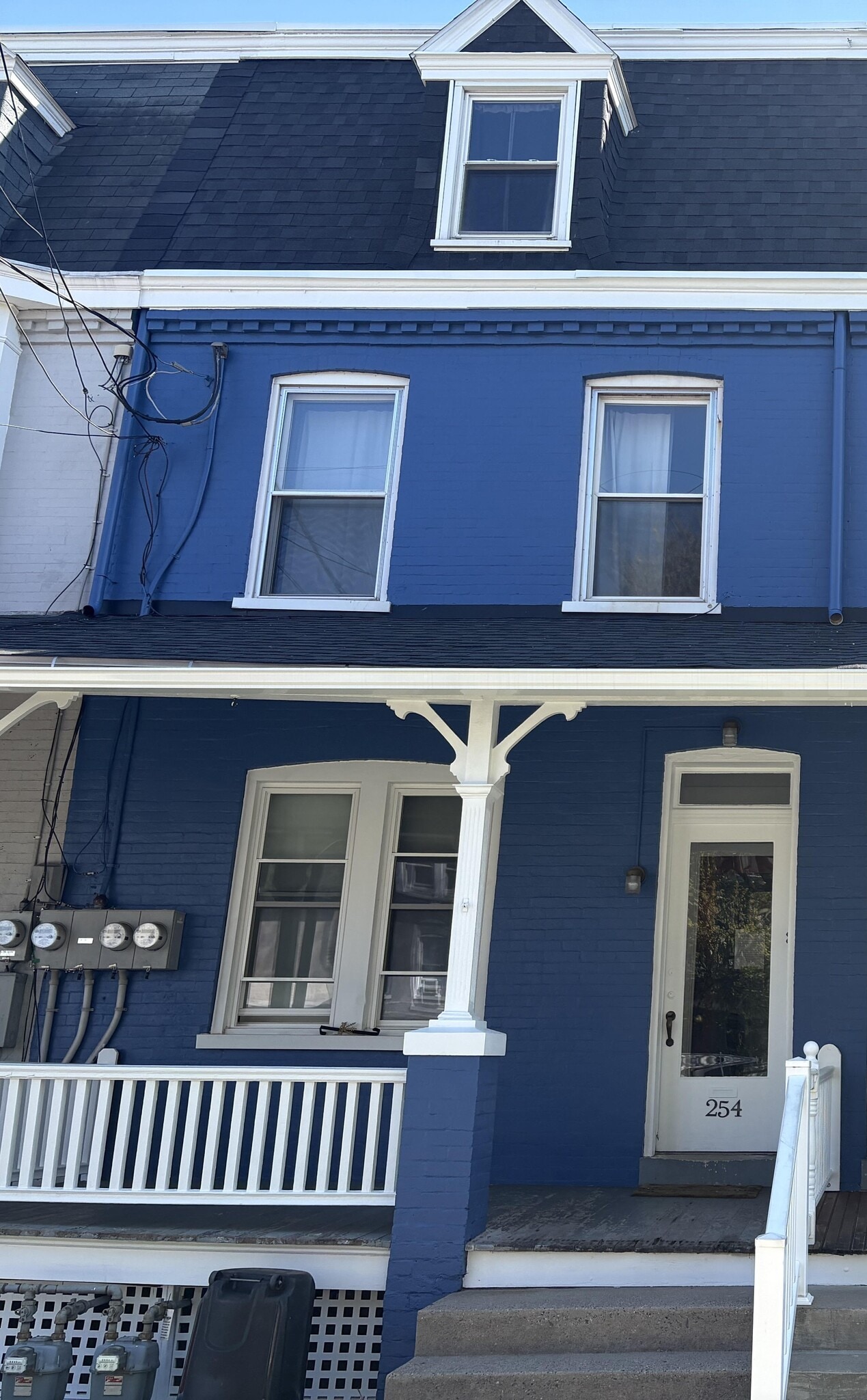 Building Photo - 254 E Ross St