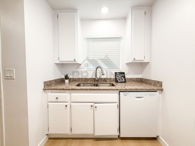 Building Photo - 14257 Friar St