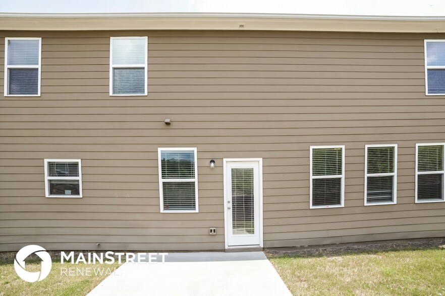 Building Photo - 206 West Bridge Park