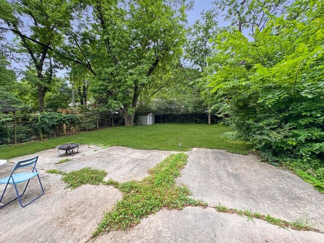 Building Photo - Large 4 bedroom, 3 bath home recently updated near Chickasaw Gardens