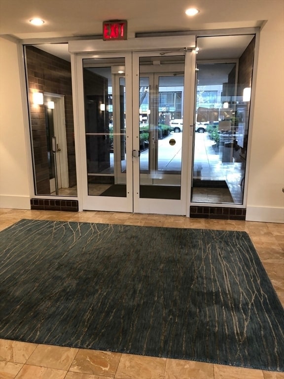 Building Photo - 950 Massachusetts Ave