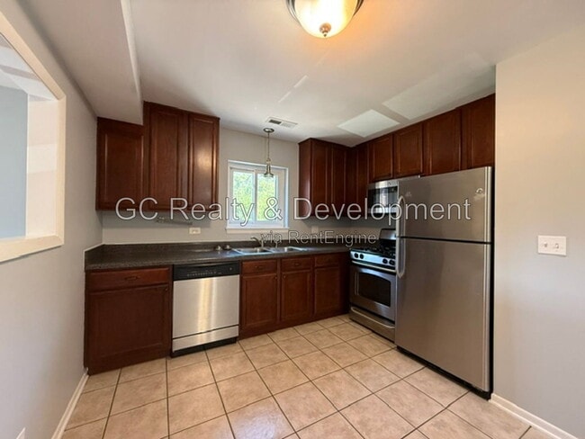 Building Photo - 2250 Abbeywood Dr