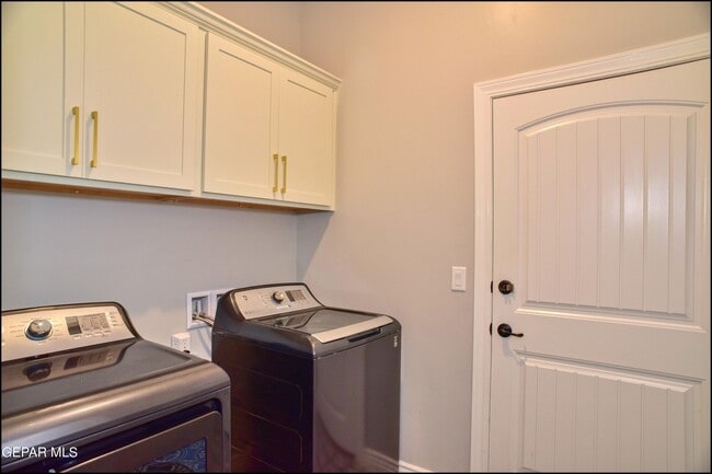 Building Photo - 7454 Wooden Nickel Dr